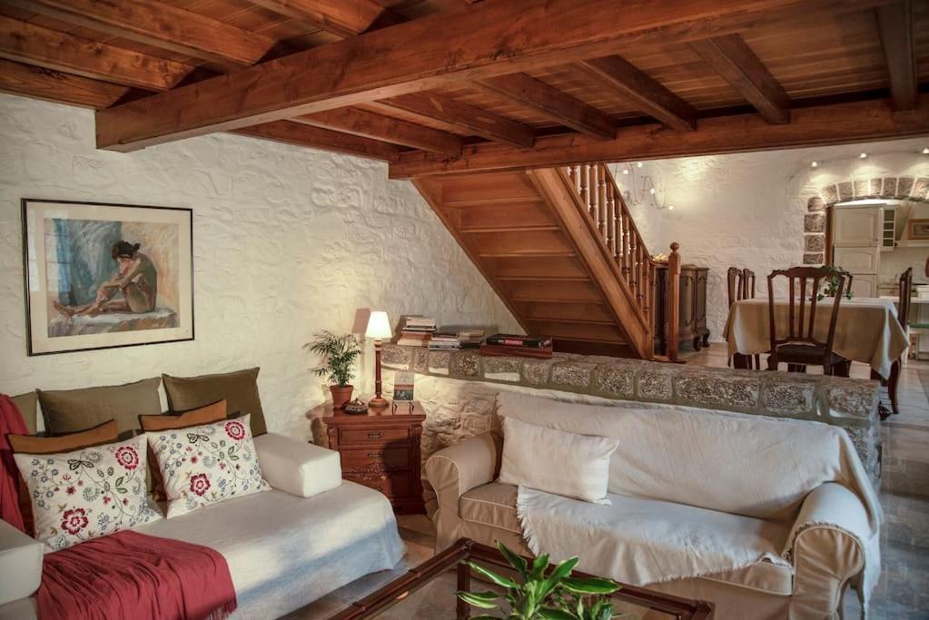 Villa Mansion Eugenie à Hydra  Extérieur photo