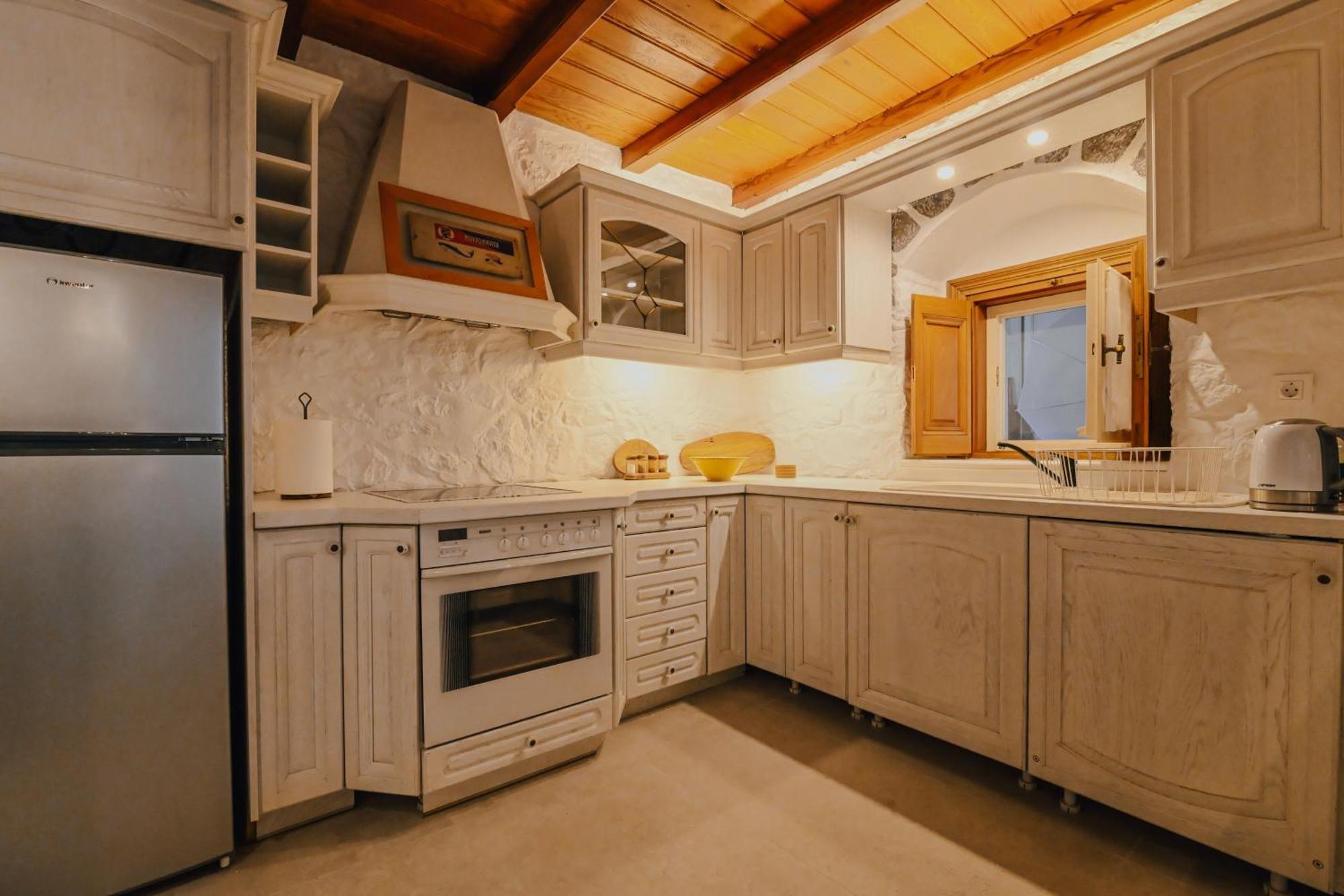 Villa Mansion Eugenie à Hydra  Extérieur photo