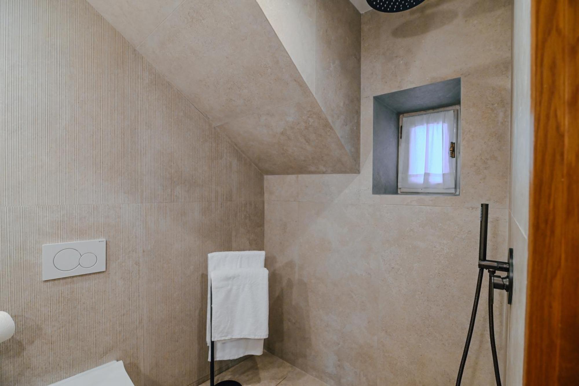 Villa Mansion Eugenie à Hydra  Extérieur photo